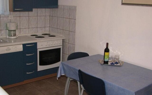 Apartments & Rooms Pierino