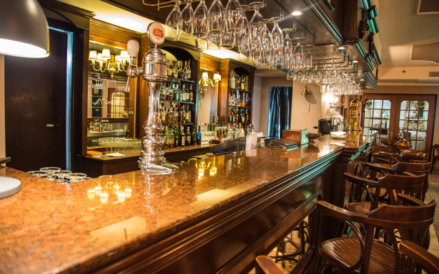 AX The Victoria Hotel