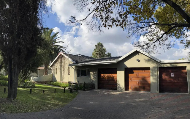 The Valley, tranquil 3 bedroom home with pool
