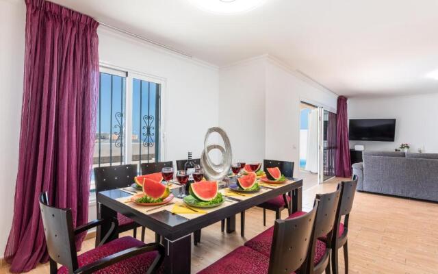Beautiful VILLA Sahara, bbq, heated pool!