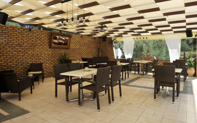 Marina Hotel
