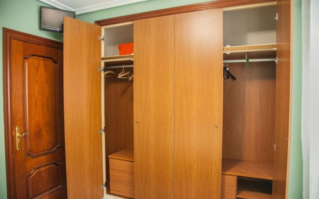 Pensión Parque Del Ebro - Adults Only