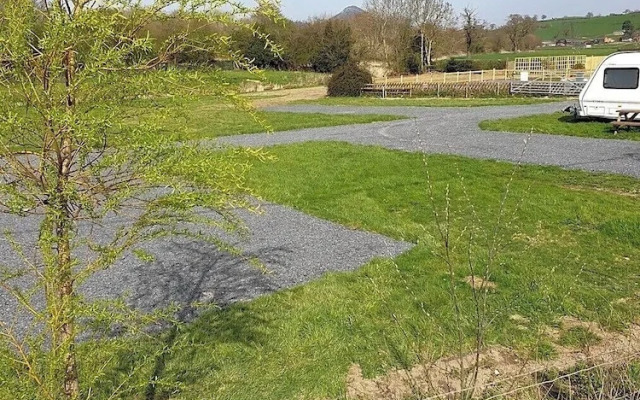 Green Dragon and Kitchen Pod - Sleeps 2 & Parking