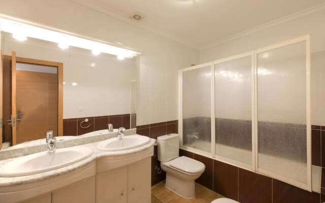 Bungalow - 3 Bedrooms with Pool and WiFi - 104999