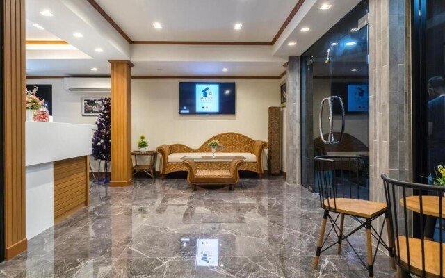 Suthep Home & Hostel