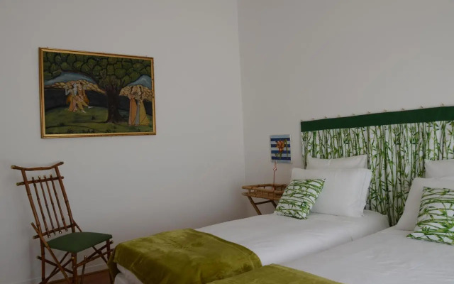 Theia Apartment