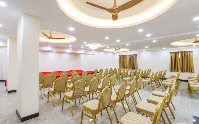Fabhotel Sathya Comforts