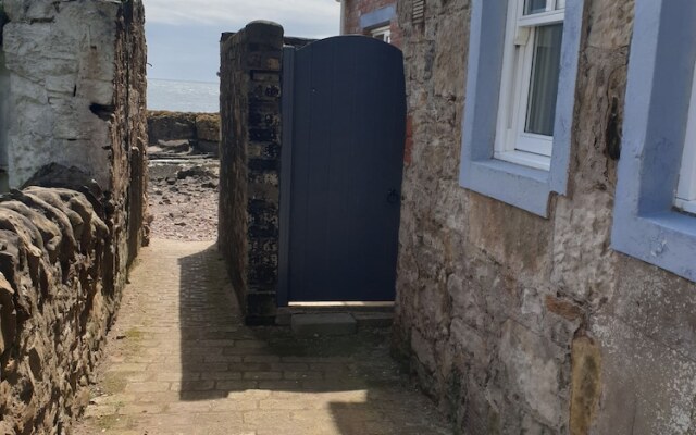 Stunning Shore Front House in Historic Cellardyke