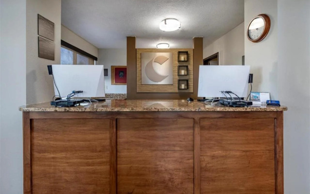 Comfort Inn & Suites Hays I-70