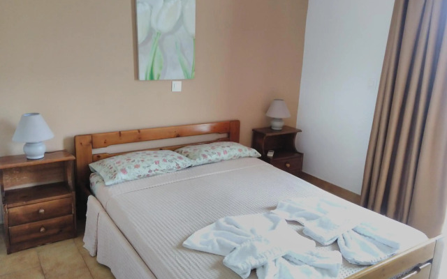 Maria Studios and Apartments