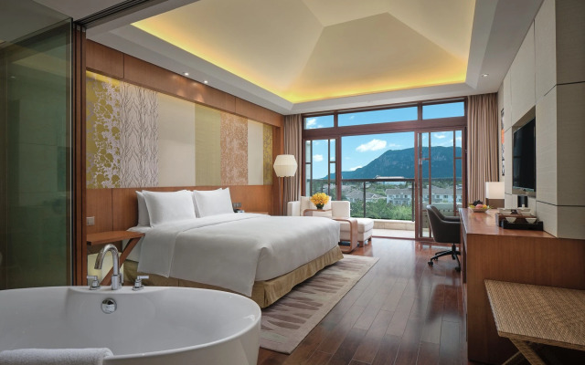 HUALUXE Kunming by IHG