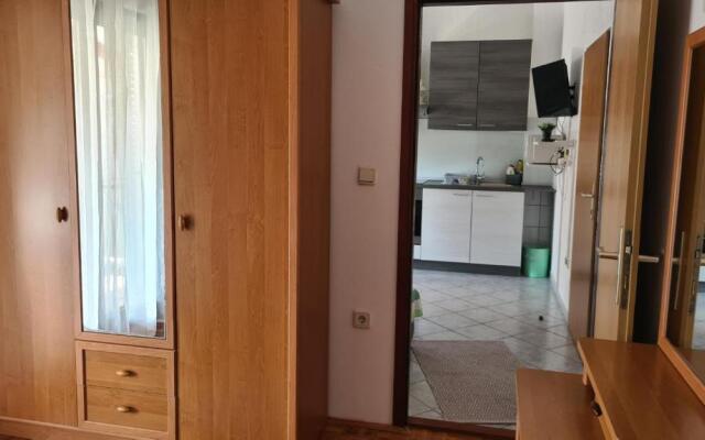 Apartment with a balcony and sea view - santek - AE1097