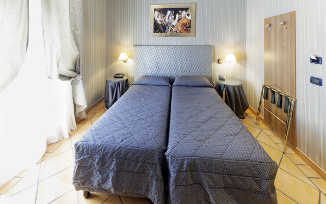 Hotel Lirico