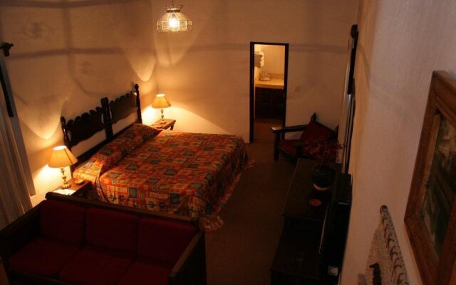 Hotel Rancho El 7