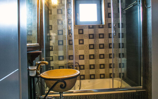 En Plo Luxury Suites