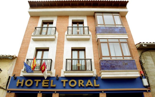 Hotel Toral