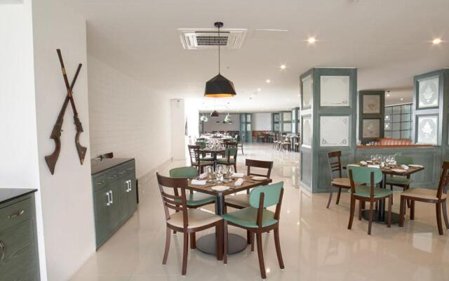 Avari Xpress Gulberg