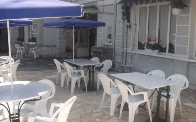 Hôtel Restaurant La Petite Auberge