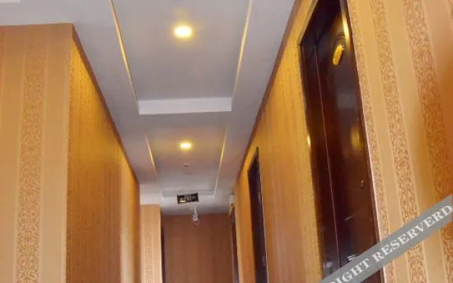 Yuntaishan Yunlai Business Hotel