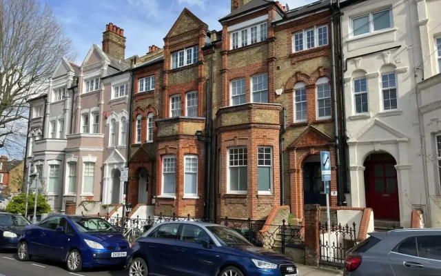 The Clapham Crib - Spacious 4bdr House With Patio