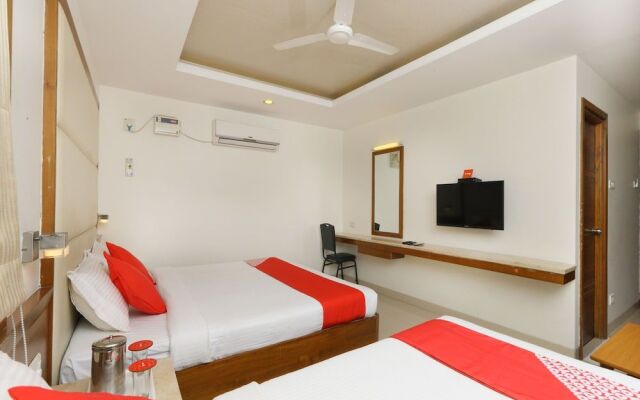 OYO 683 Hotel Sri Chakra Inn