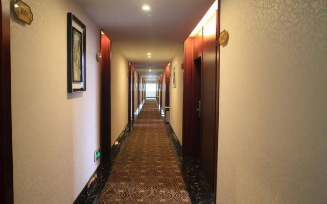 Bai Rong Business Hotel