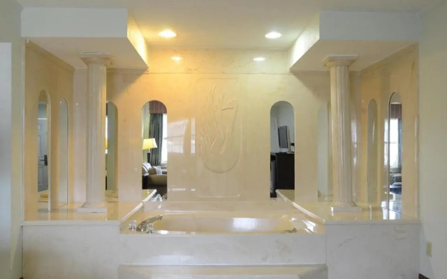 Quality Inn & Suites Covington