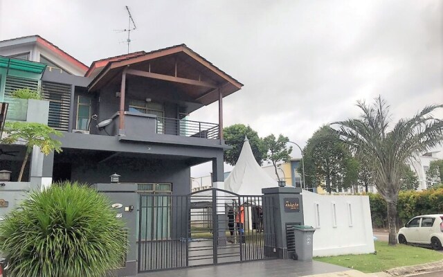 OYO 90476 Casa Azlinda Muslim Homestay I