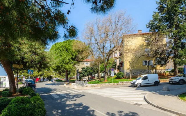 Pretty Apartment Near Golf Course