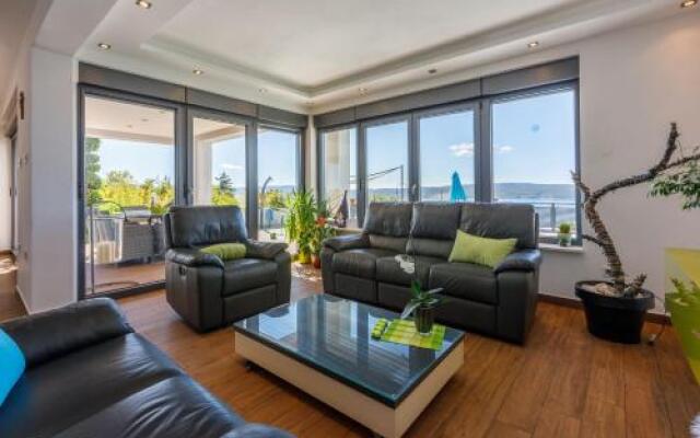 House LEGARA