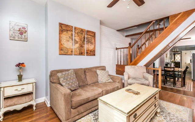 Charming Home Near Harbor&stadiums W/2carparking