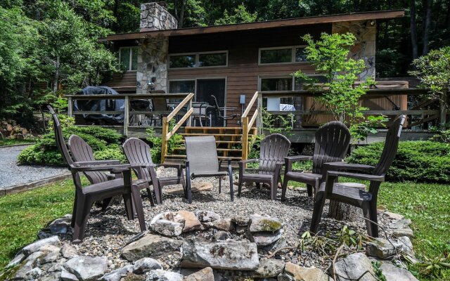 Lazy Bass Lodge 5 Bedroom House