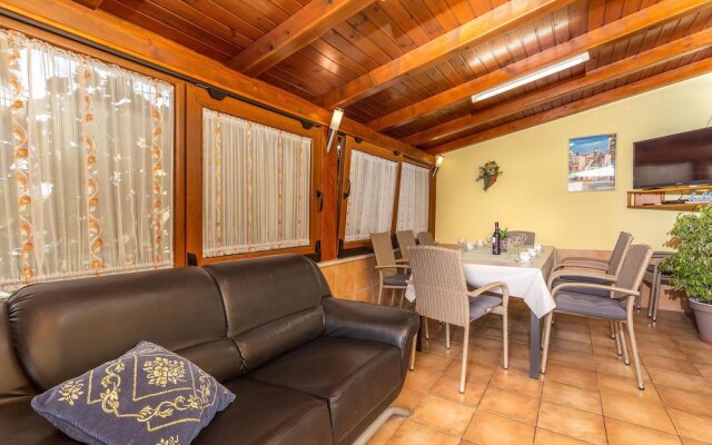 Beautiful Home in Sveti Anton With Wifi and 3 Bedrooms