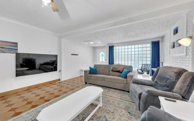 Parkside Flat #5 - Seacliff Beach Suites