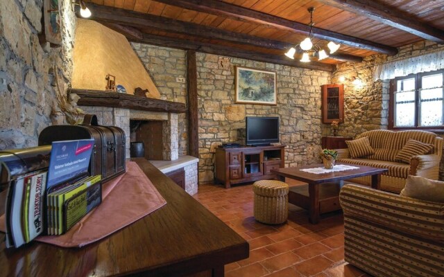Stunning Home in Vrsar With Wifi and 3 Bedrooms