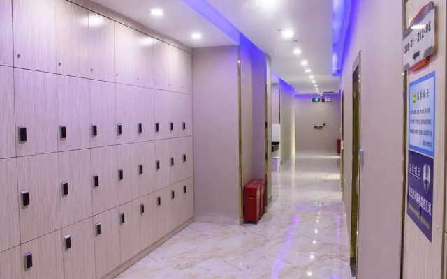 Star Whisper Spacecraft Hotel