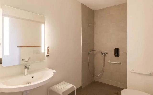 B&B HOTEL Clermont-Ferrand A71/A75 La Méridienne