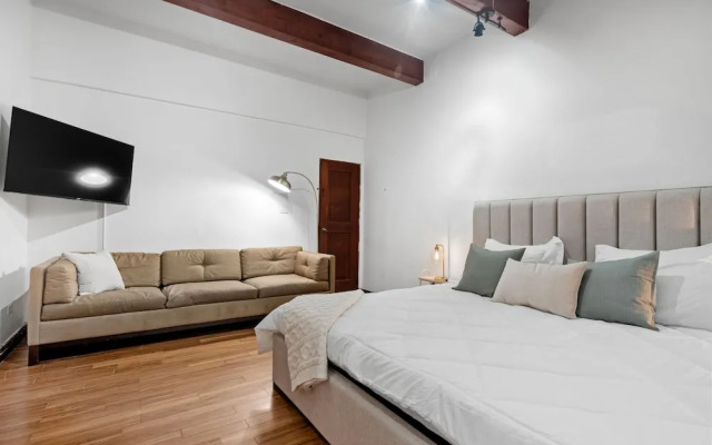 Otium Rentals Penthouse w 2 Terraces