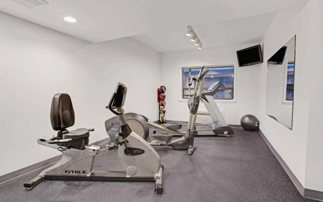 Red Roof Inn & Suites Newburgh – Stewart Airport/ West Point
