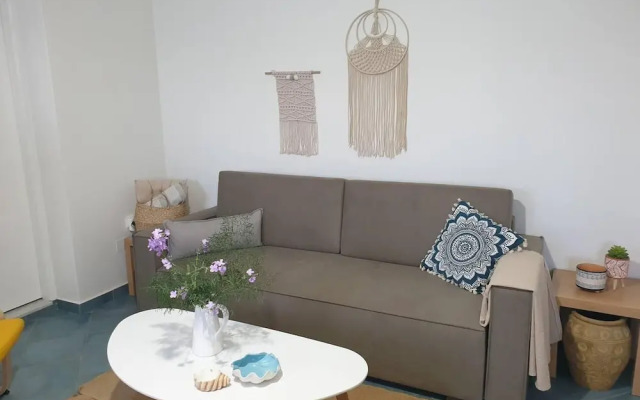 Beachside Retreat - Sleeps 4, Terrace & Views