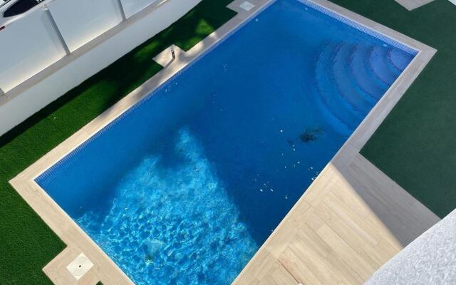 Modern holiday home in Finestrat with sea views