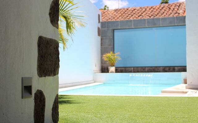 New Rural Emblematic House Santa Lucia with private pool