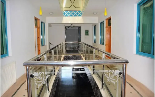 Komelion Hotel