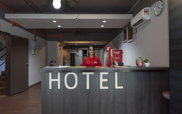 OYO 495 Kluang Parade Hotel