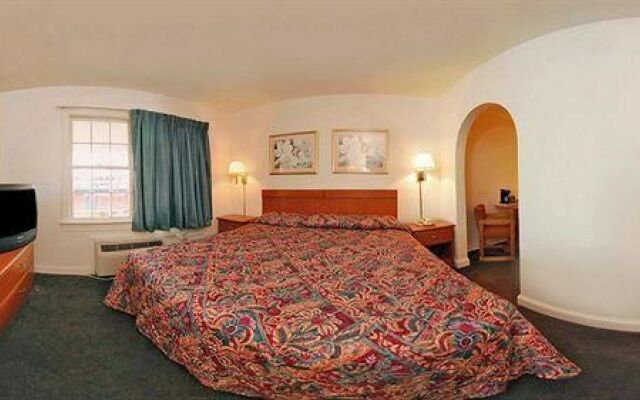 Rodeway Inn near Potomac Mills