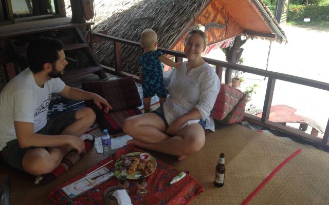 The Lazy Bar And Guesthouse