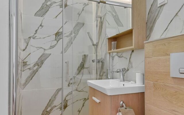 Small & Chic Studio