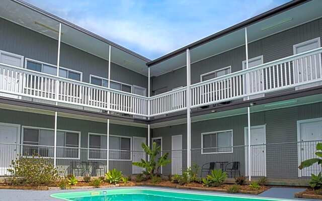 Pacific Motel 07