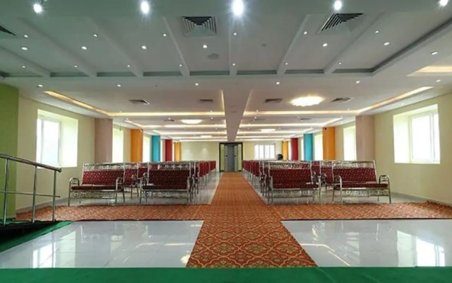 Fabhotel Sb Square