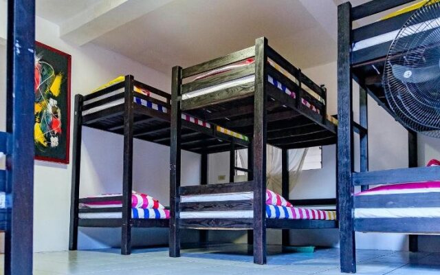 Ayo Homtel